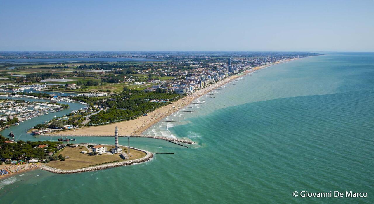 Hotel Trevi Lido di Jesolo Exterior photo